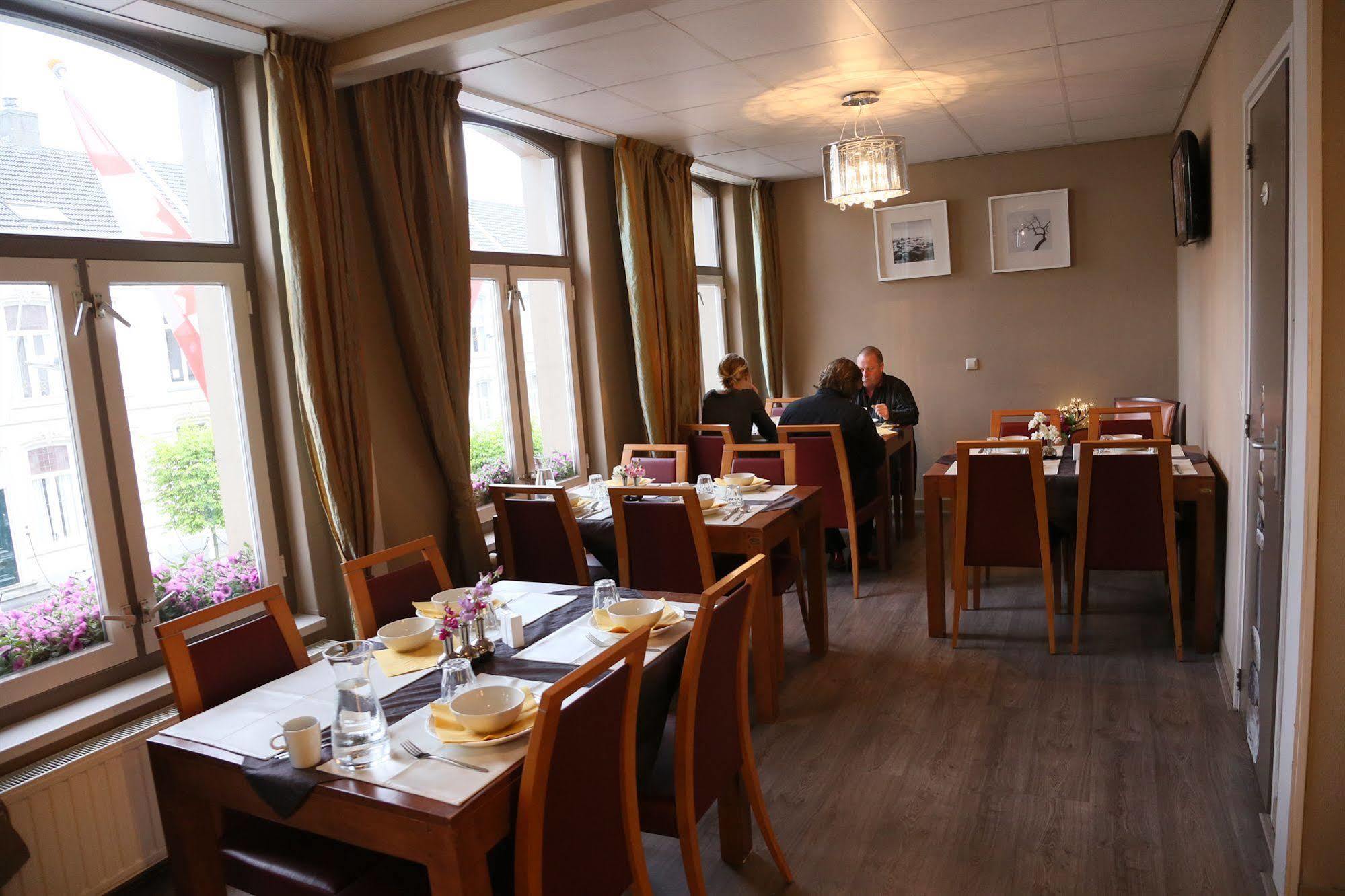 Hotel Old Dutch Bergen Op Zoom Exterior photo